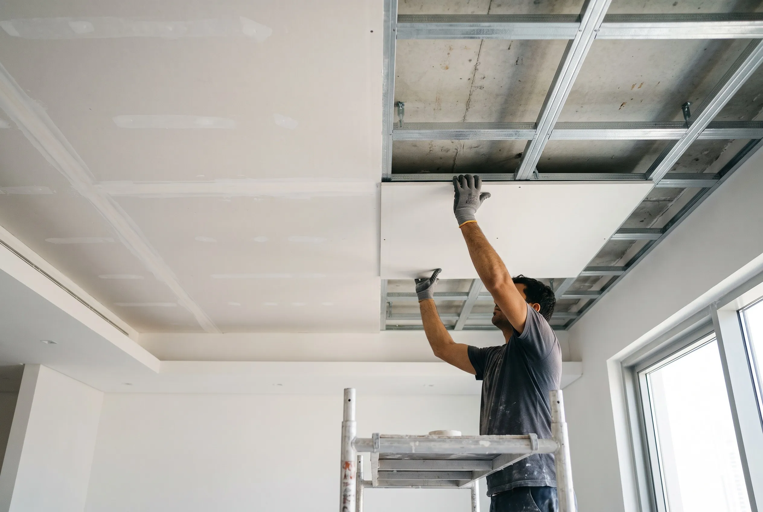 False Ceiling Price in Dubai: Gypsum Cost per Sq Ft